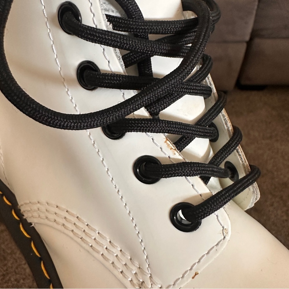 Dr. Martens Leather White Boots Black Laces Woman Sz 8 Yellow Stitching Classic - Picture 14 of 15